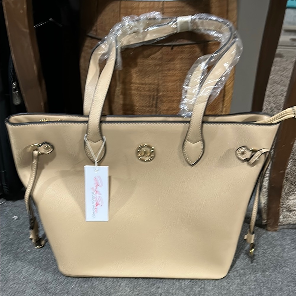 Marilyn Monroe Cream Tote Bag with Structured Design